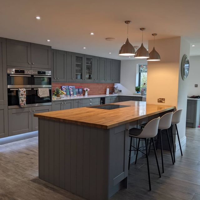 The most beautiful space for entertaining ❤️

#exetercleaners #exeterprofessionals #exeterprofessionalcleaners #beautifulhomes  #kitcheninspo #kitchenextension #entertainingathome @minkyhomecare @cleanwithpinkstuff